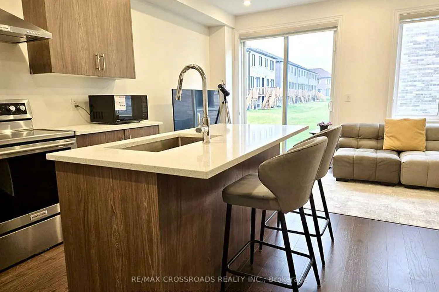 Additional image 4 of 12 Schmeltzer Crescent
