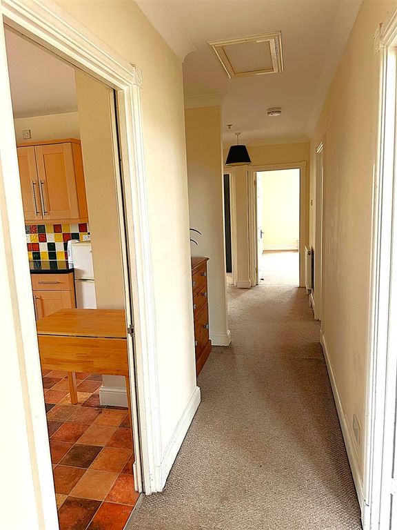 Additional image 7 of 3 bed flat for saleRockingham Road, Cottingham LE16