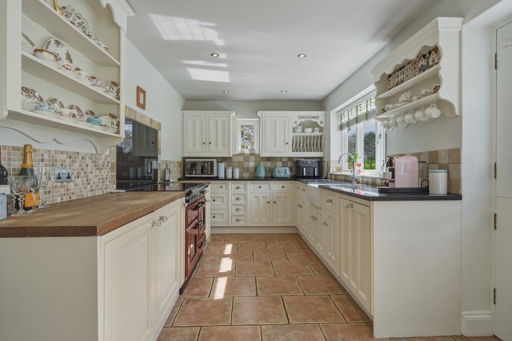 Additional image 7 of 5 bed detached house for saleWater Lane, Woolsthorpe By Colsterworth, Grantham NG33