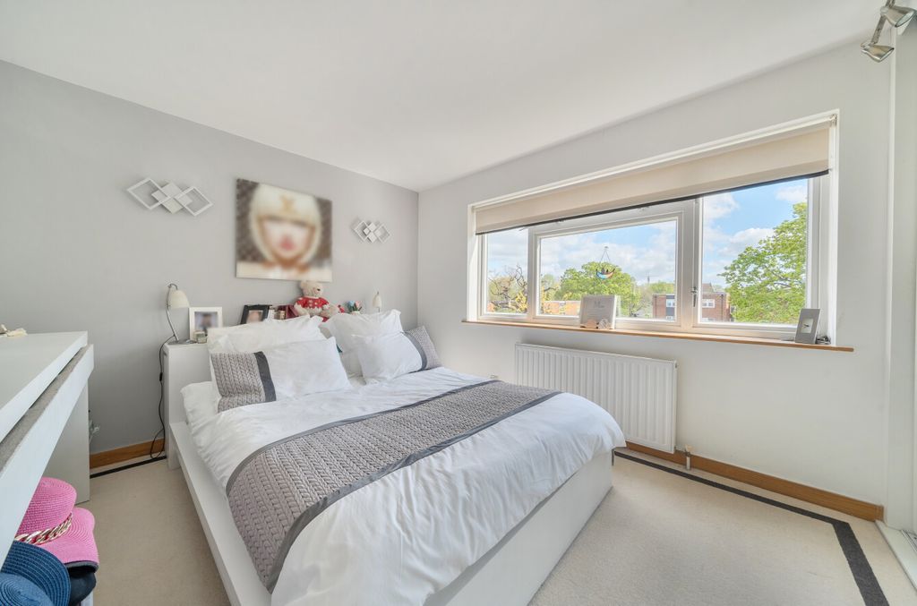 Additional image 6 of 2 bed flat for saleCranfield Court, Sunset Avenue, Woodford Green IG8