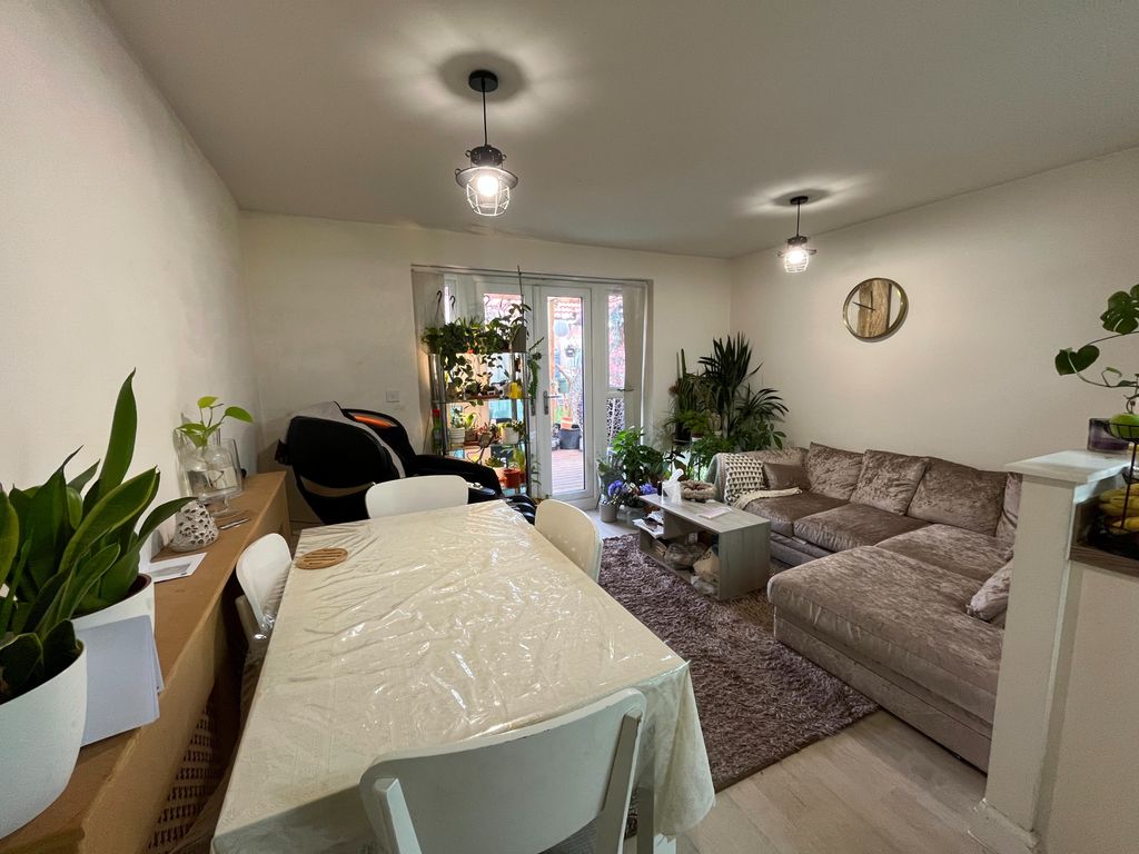 Additional image 2 of 4 bed semi-detached house for saleGregory Way, Wigston LE18