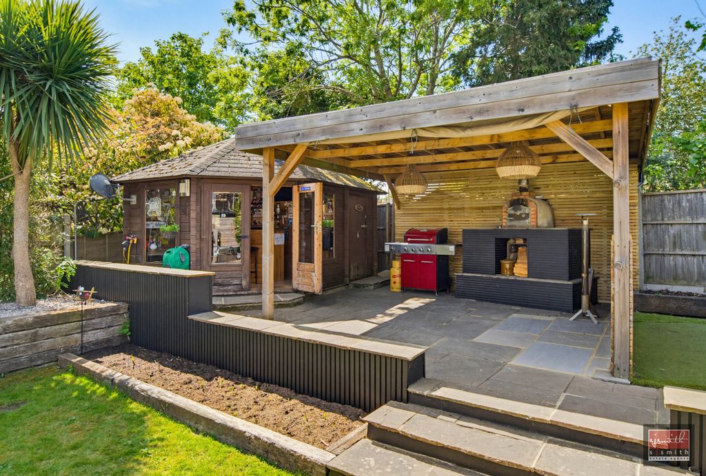 Additional image 16 of 4 bed detached house for saleFontmell Close, Ashford TW15