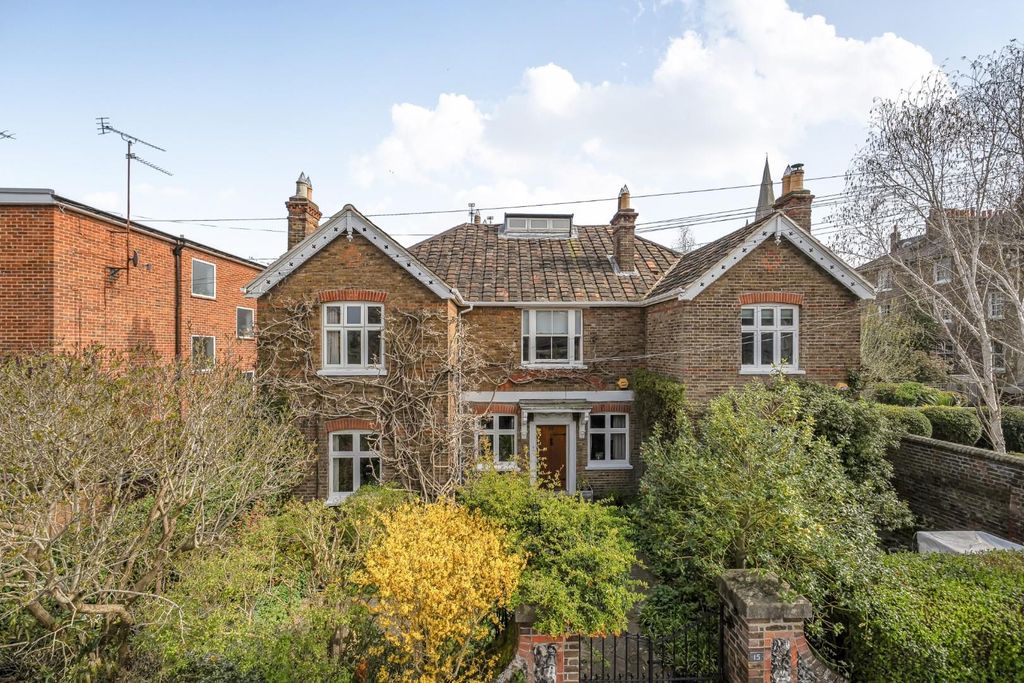 Additional image 18 of 2 bed maisonette for saleDorset Road, Windsor SL4