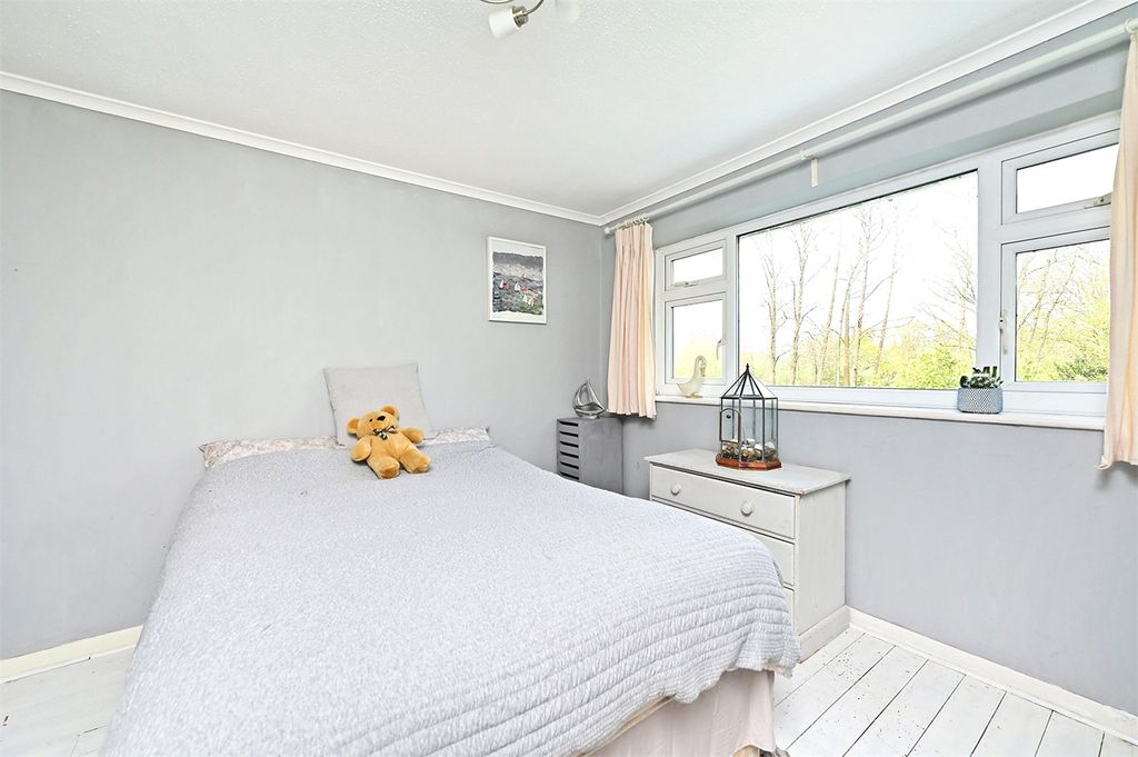 Additional image 3 of 4 bed semi-detached house for saleWeybridge Mead, Yateley, Hampshire GU46
