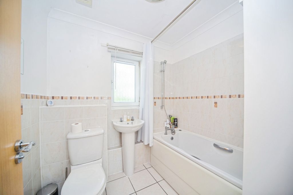 Additional image 14 of 2 bed flat for saleWinchester Road, Southampton, Hampshire SO16