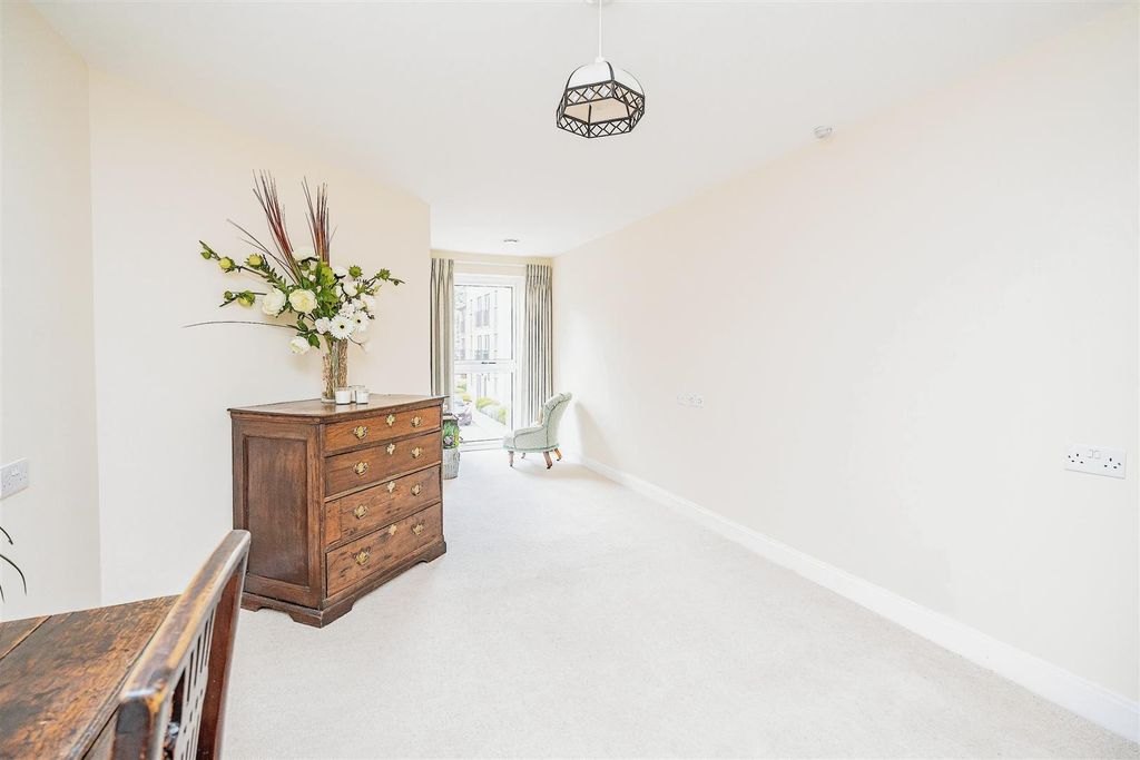 Additional image 9 of 2 bed flat for saleThorneycroft, Wood Road, Tettenhall WV6