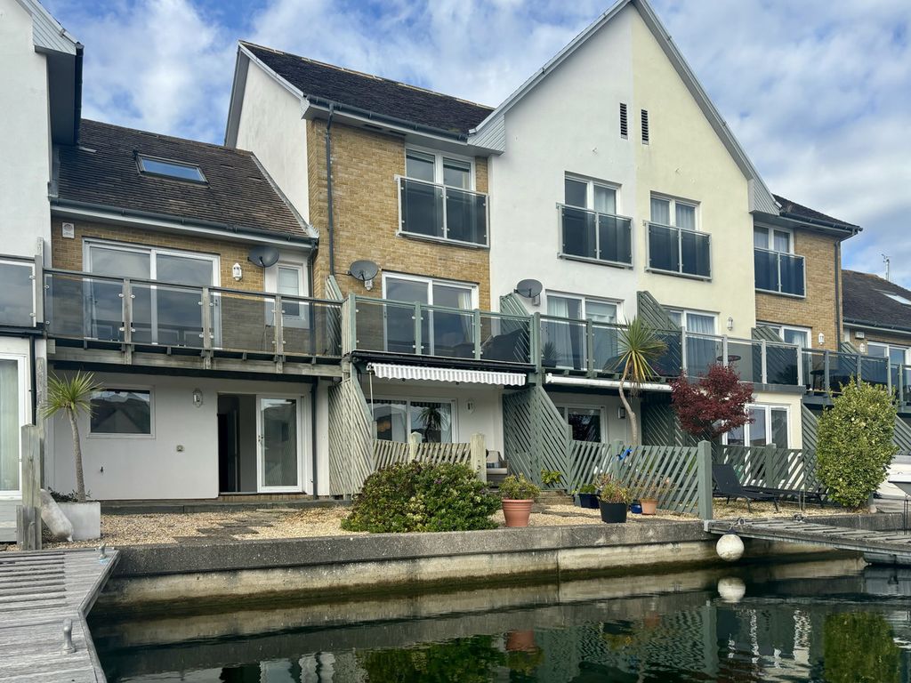 Additional image 13 of 3 bed town house for saleBryher Island, Portsmouth PO6