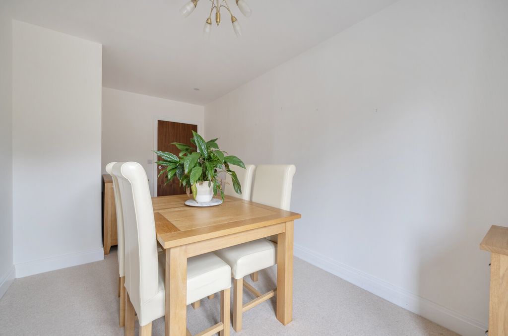 Additional image 16 of 2 bed flat for saleWoolf Drive, Wokingham, Berkshire RG40