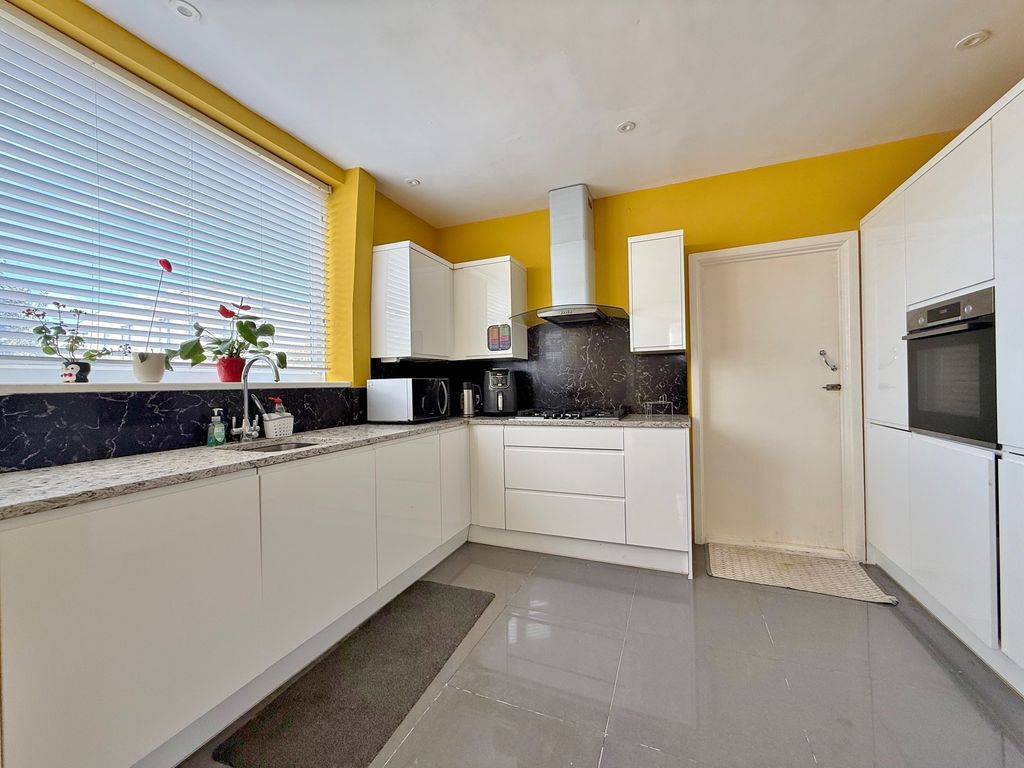 Additional image 3 of 3 bed detached house for saleLealand Road, Drayton, Portsmouth PO6