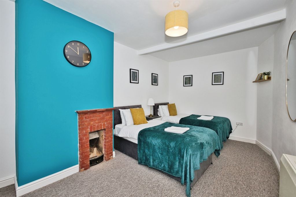 Additional image 10 of 4 bed flat for saleMiddle Street, Yeovil BA20