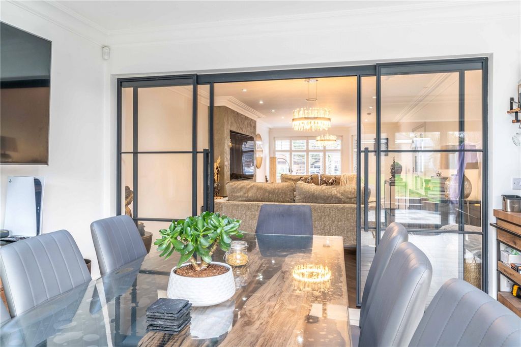 Additional image 6 of 5 bed semi-detached house for saleKings Avenue, Woodford Green IG8