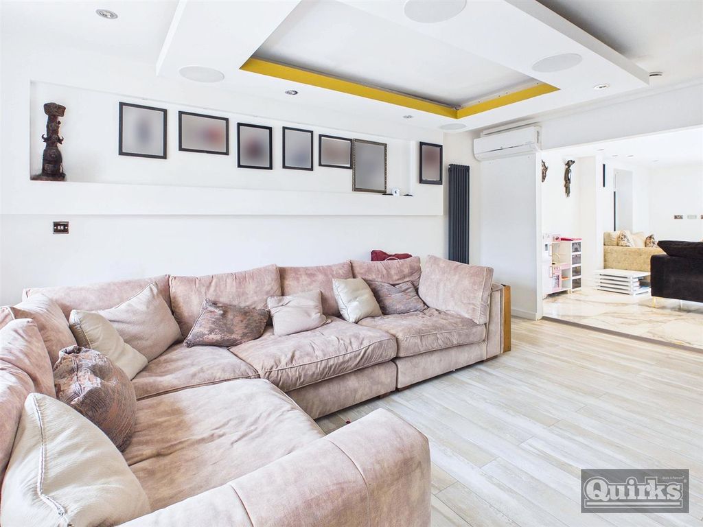 Additional image 2 of 4 bed detached house for saleWick Beech Avenue, Wickford SS11