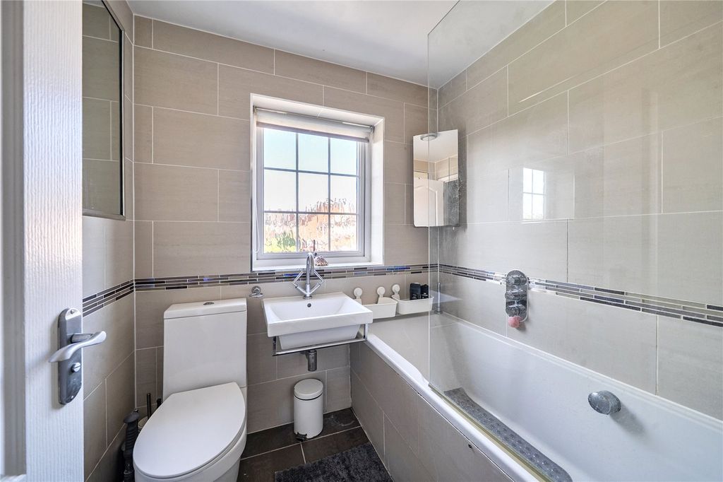 Additional image 12 of 5 bed link detached house for saleLower Canes, Yateley, Hampshire GU46