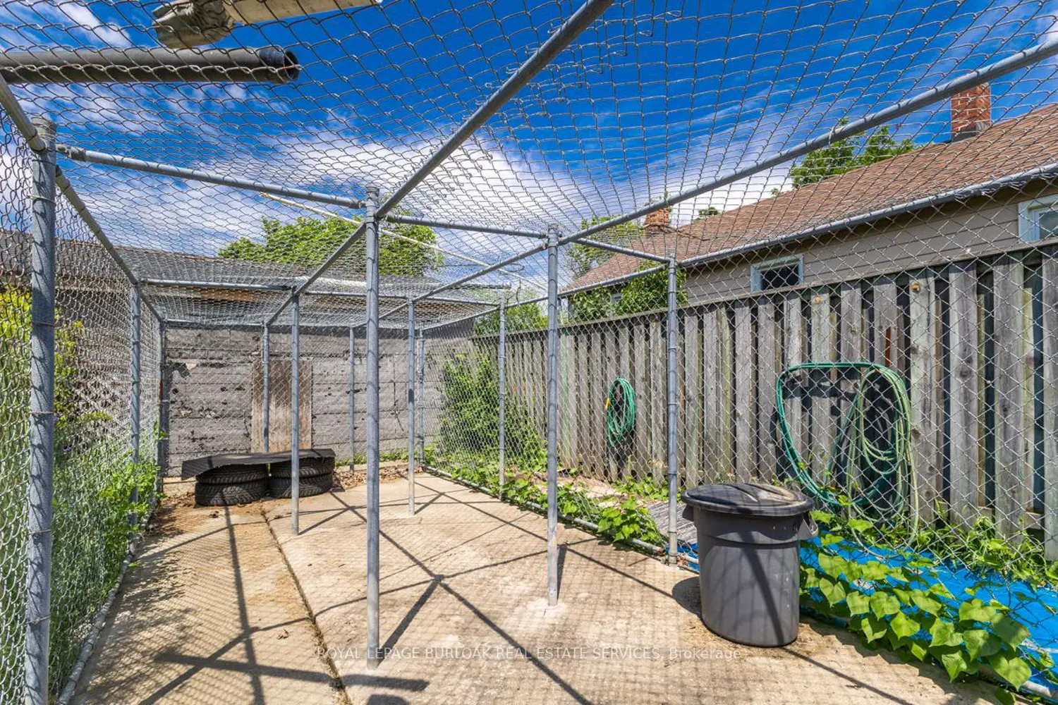 Additional image 11 of 2718 Upper James Street