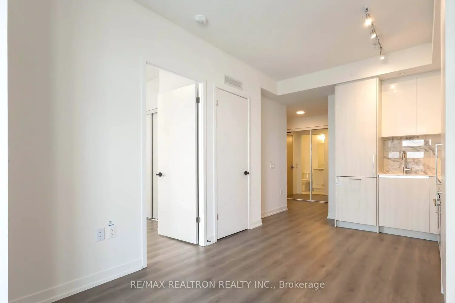 Additional image 5 of 225 Commerce Street 3501