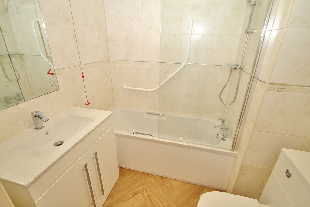 Additional image 7 of 2 bed flat for saleOtters Court, Witney OX28
