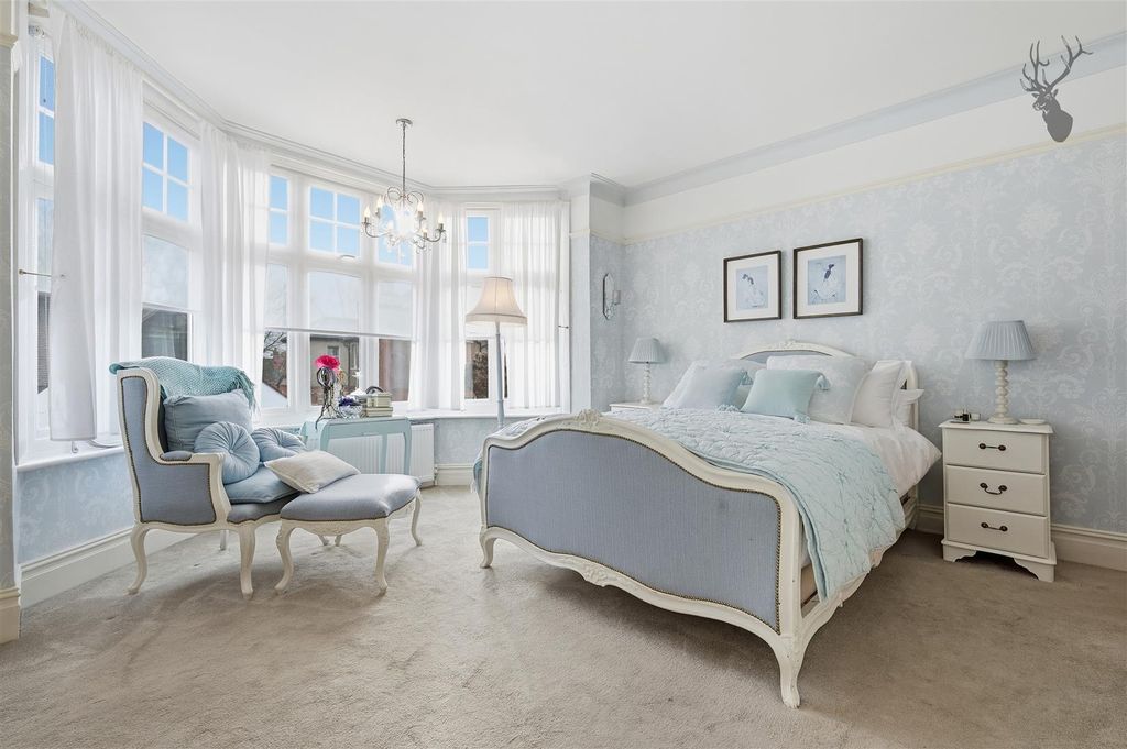 Additional image 21 of 5 bed semi-detached house for saleMonkhams Avenue, Woodford Green IG8