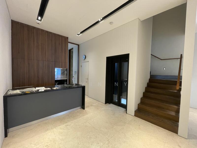 Additional image 3 of CHEAP!! 靠近地铁站！摩登排屋 Near MRT Modern Novena 3 stry Terrace House with pool