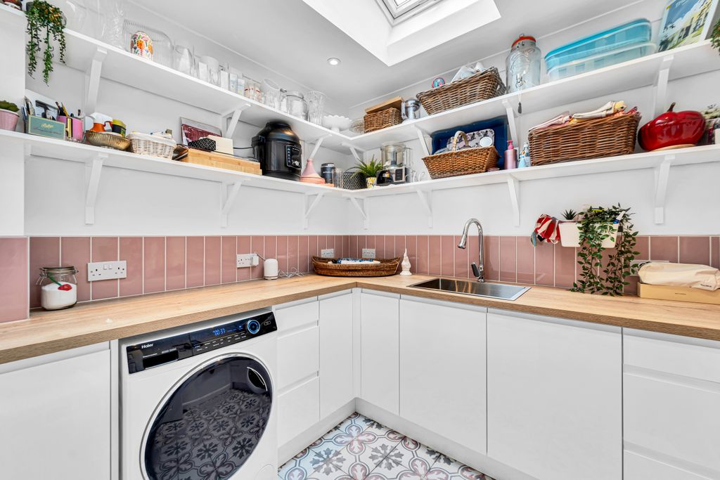 Additional image 9 of 3 bed detached house for saleWarwick Road, Ashford TW15