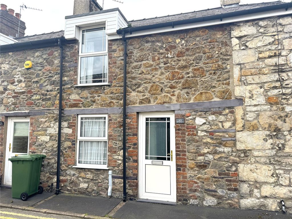 2 bed cottage for saleWater Street, Bangor, Gwynedd LL57