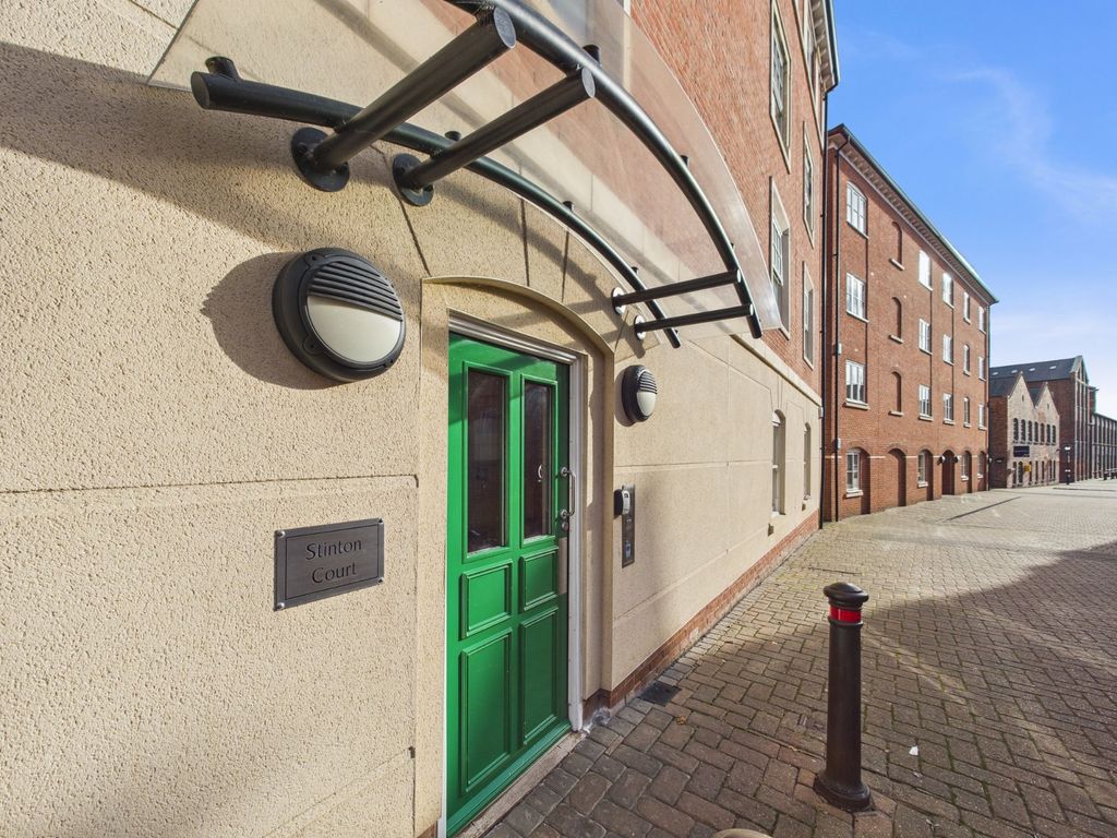 2 bed flat for salePrinces Drive, Worcester, Worcestershire WR1 photo 4
