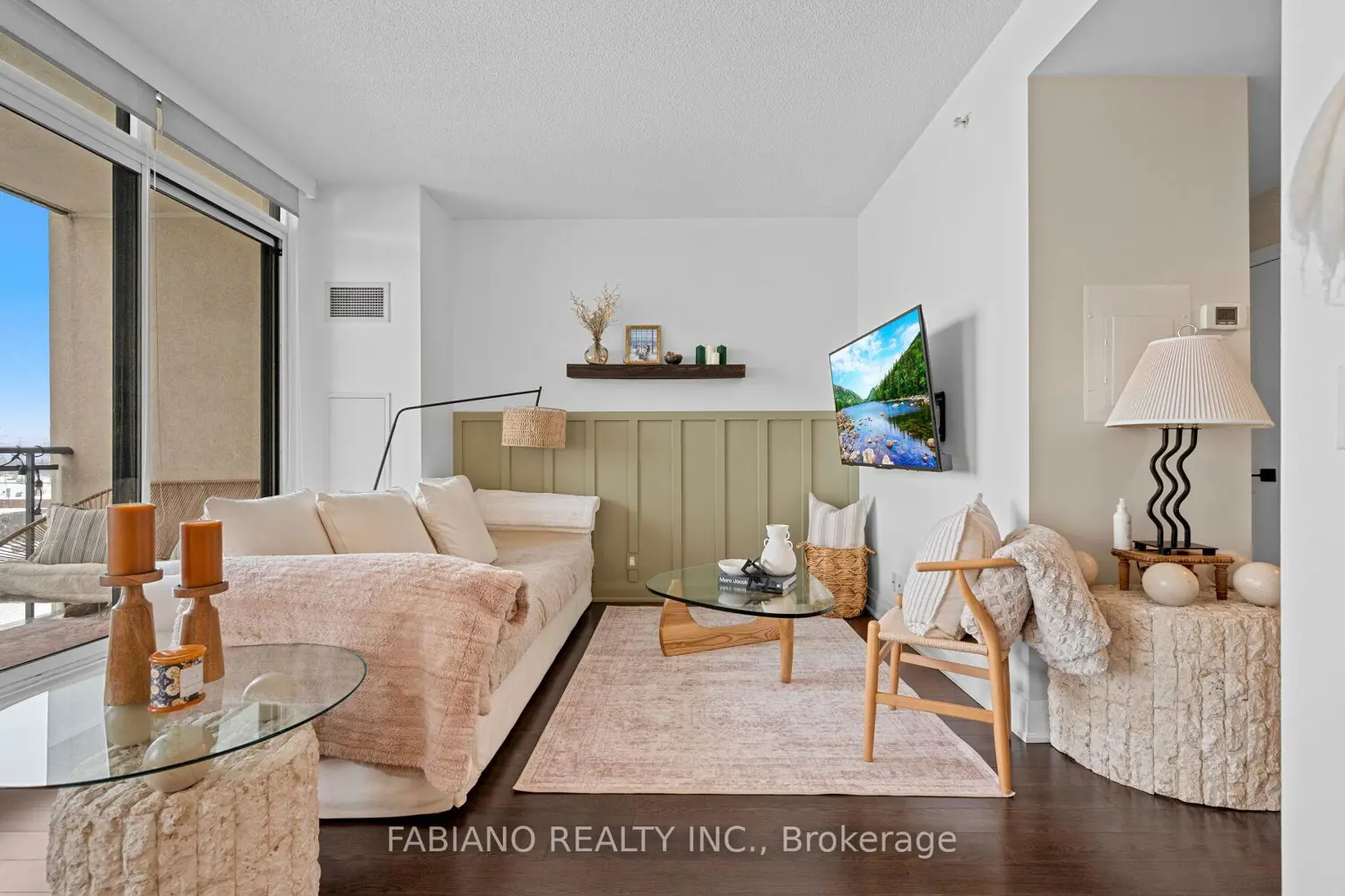 24 Woodstream Boulevard 815 photo 2