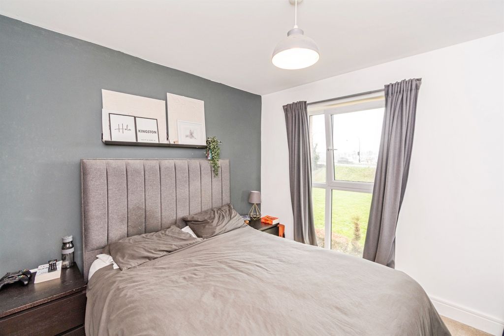 Additional image 10 of 2 bed flat for saleMeridian Way, Southampton SO14