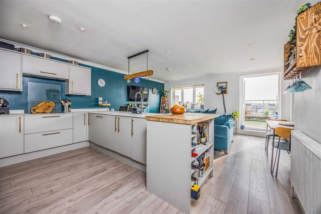 Additional image 9 of 3 bed flat for saleSouthsea, Portsmouth PO5