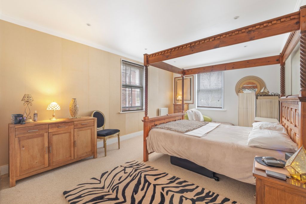 Additional image 9 of 6 bed detached house for saleLewiston Close, Worcester Park KT4