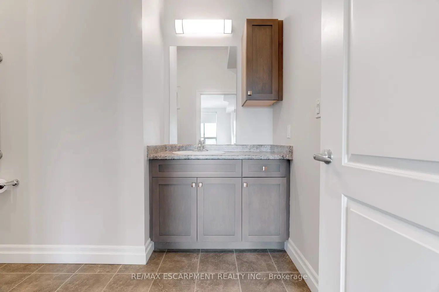 Additional image 16 of 3290 New Street 106
