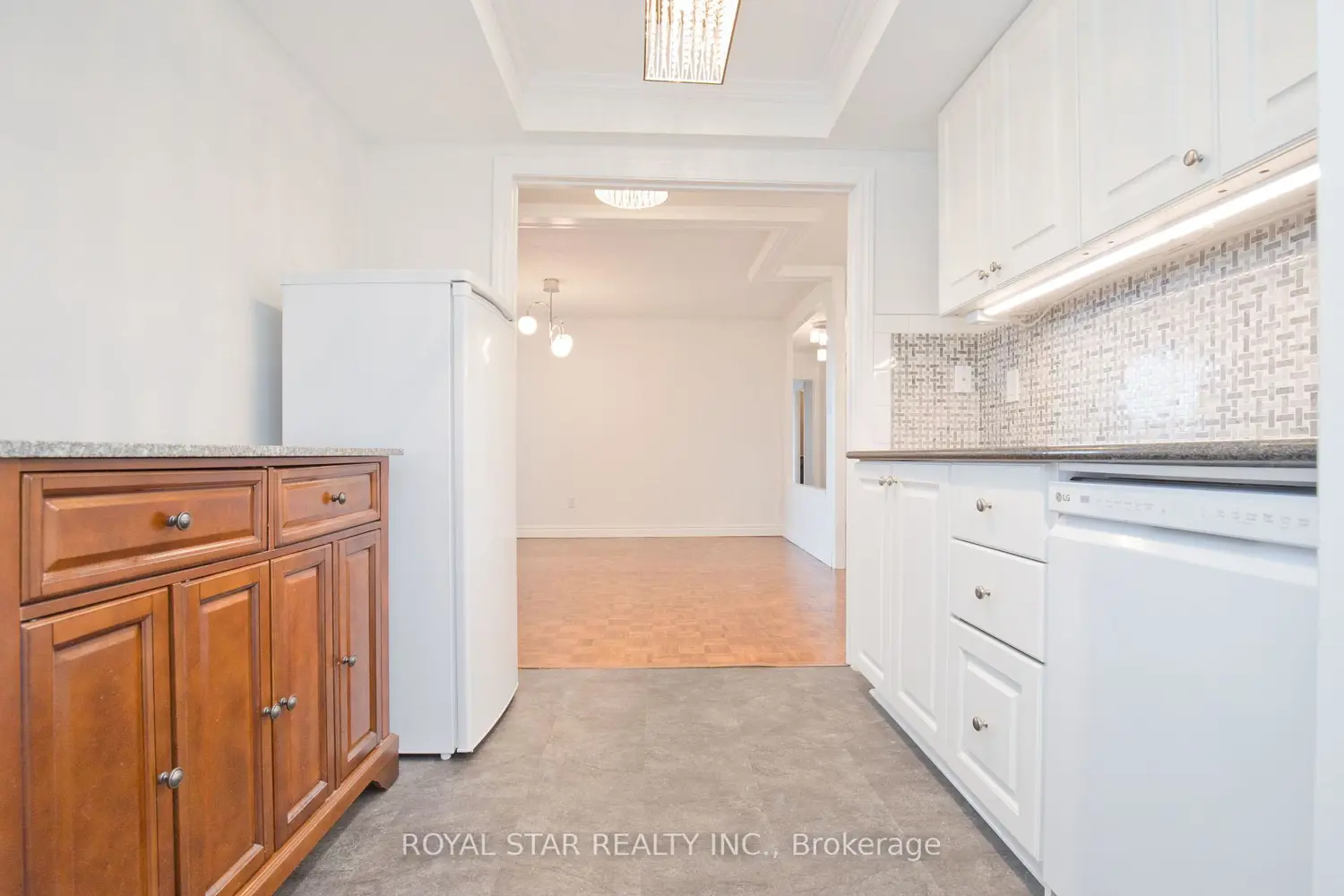 Additional image 6 of 1535 Lakeshore Road 1607