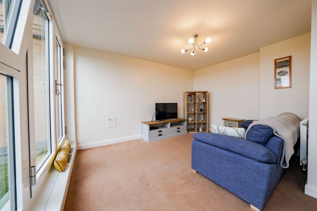 Additional image 5 of 2 bed flat for saleCheckland Road, Thurmaston, Leicestershire LE4