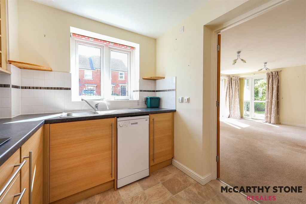 Additional image 13 of 2 bed flat for saleSomers Brook Court, Newport, Isle Of Wight PO30