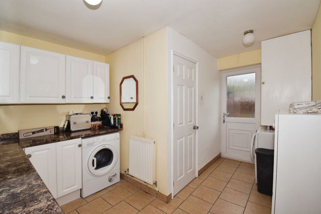 Additional image 7 of 5 bed semi-detached house for saleRedruth Avenue, Wigston LE18