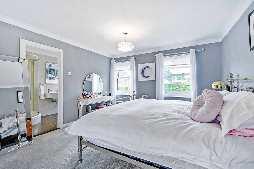Additional image 9 of 5 bed detached house for saleIllingworth, Windsor, Berkshire SL4