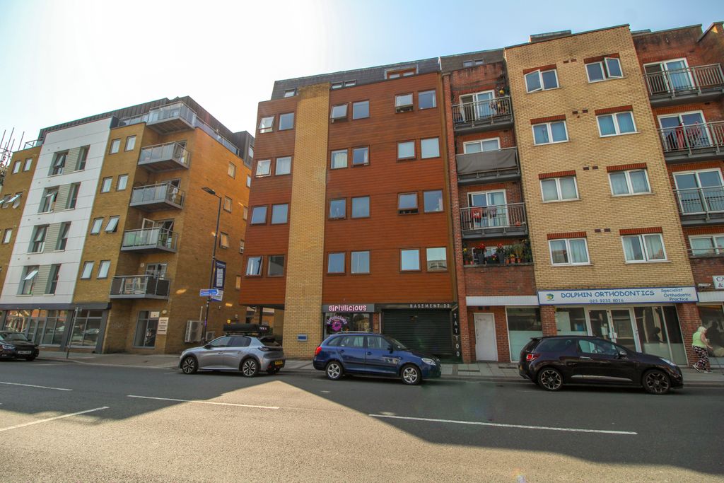 2 bed flat for saleMeon House, Cosham PO6
