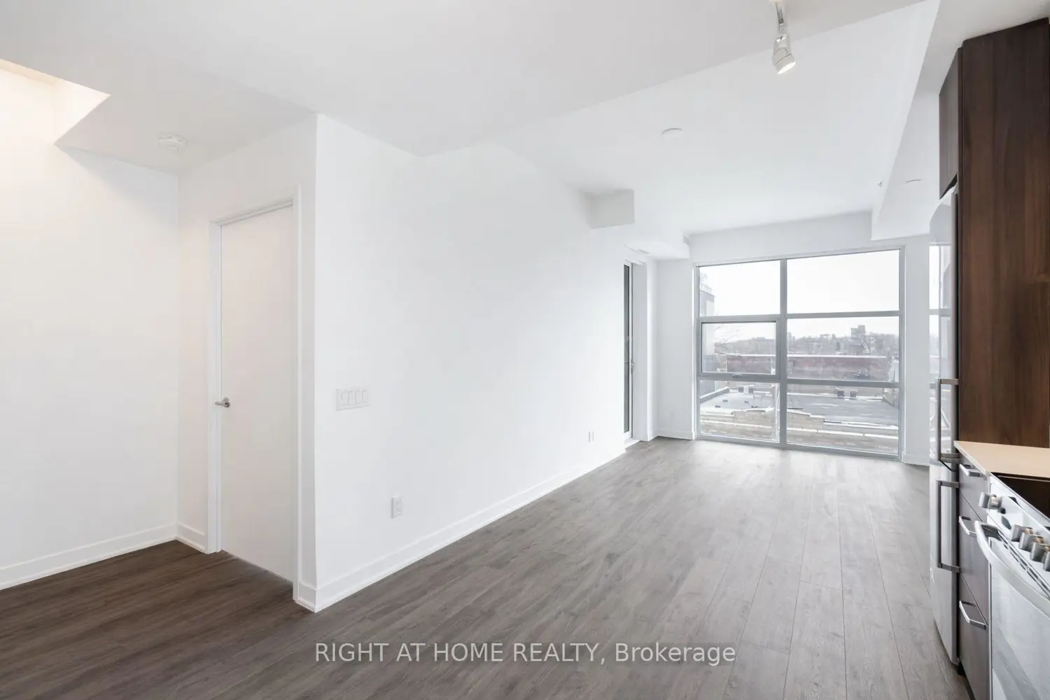 Additional image 8 of 1787 St Clair Avenue 418