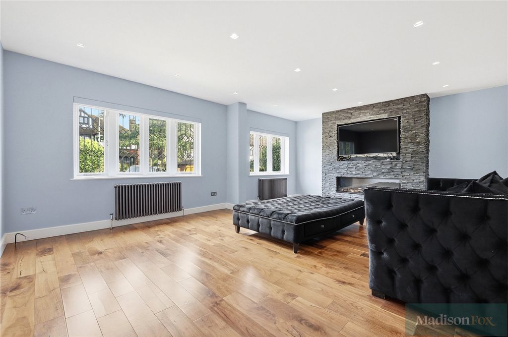 Additional image 3 of 5 bed detached house for saleWoodland Way, Woodford Green IG8