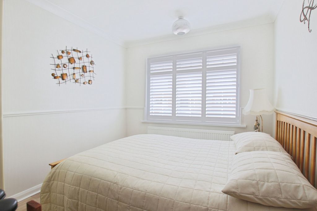Additional image 6 of 2 bed semi-detached bungalow for saleOak Avenue, Withernsea, East Riding Of Yorkshire HU19