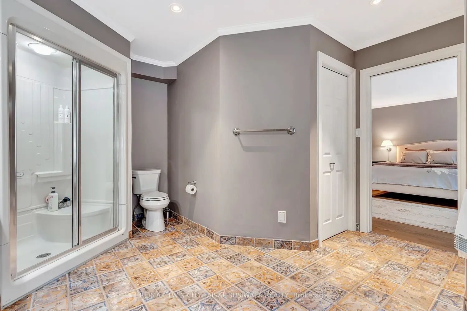Additional image 13 of 22 Deerpath Court