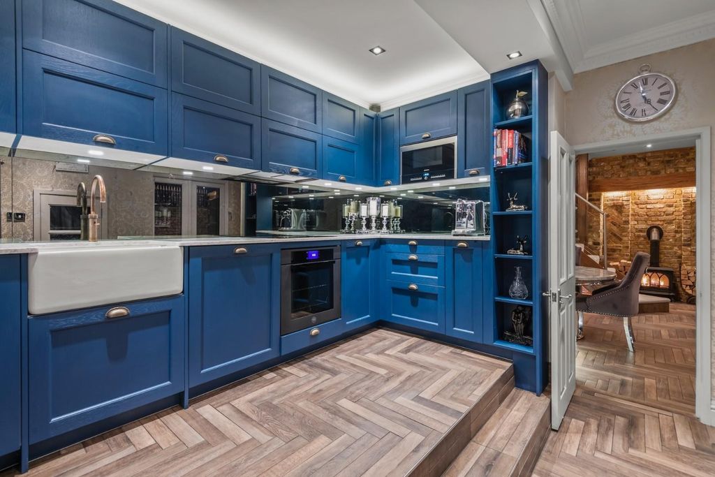 Additional image 3 of 4 bed property for saleSt. Albans Street, Windsor SL4