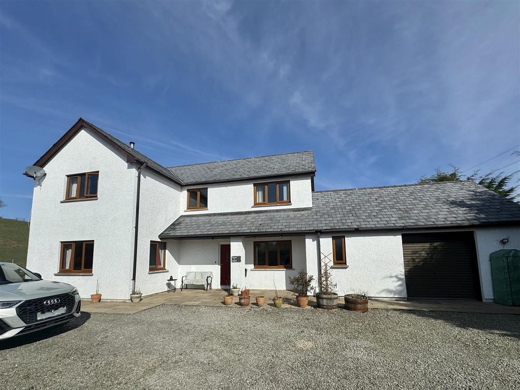 5 bed detached house for saleYstrad Meurig SY25
