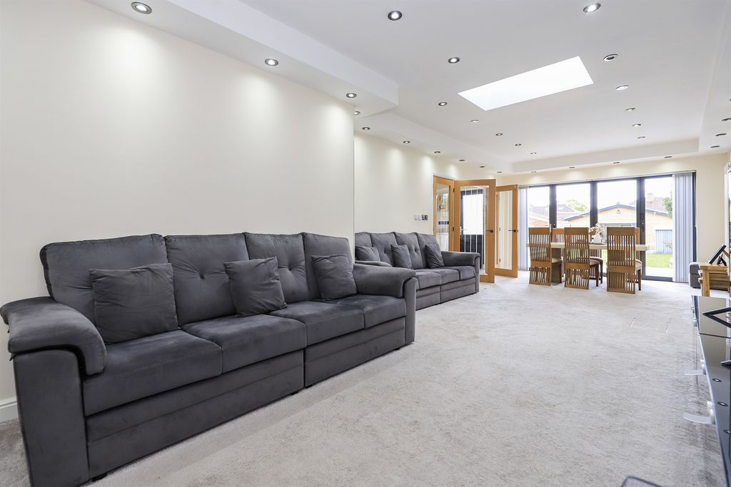 Additional image 4 of 4 bed semi-detached house for saleHonor Avenue, Goldthorn Park, Wolverhampton WV4