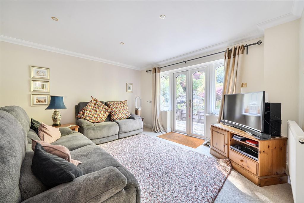 Additional image 5 of 5 bed detached house for saleWarren Lane, Finchampstead, Berkshire RG40