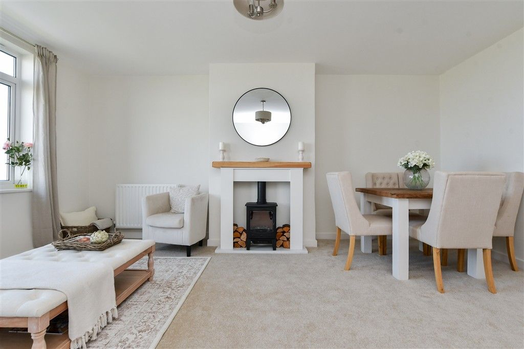 2 bed flat for saleMarine Parade, Whitstable, Kent CT5 photo 3