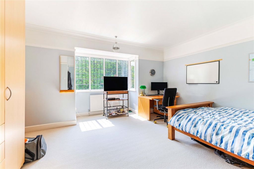 Additional image 14 of 5 bed detached house for saleThe Ridges, Finchampstead, Wokingham RG40