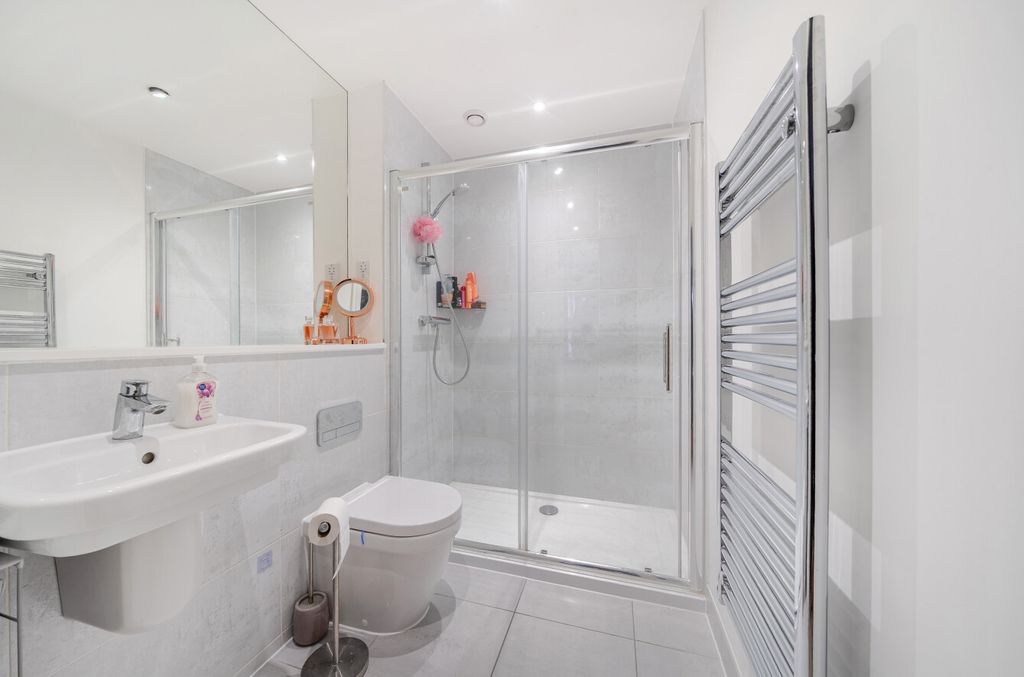 2 bed flat for saleThomas Blake Avenue, Southampton, Hampshire SO14 photo 4