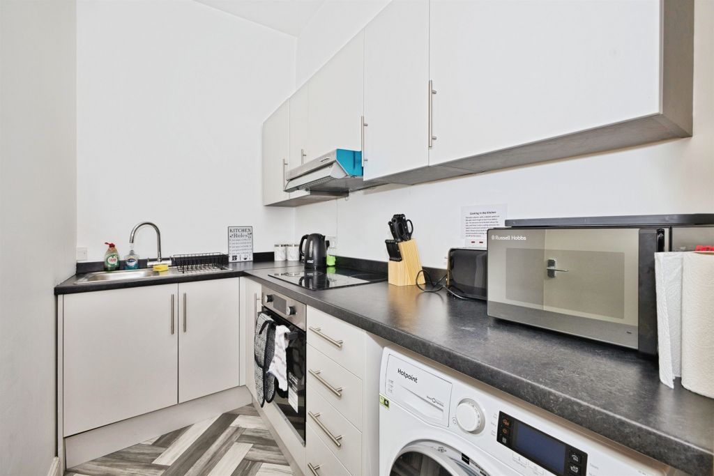 Additional image 2 of 4 bed flat for saleMiddle Street, Yeovil BA20