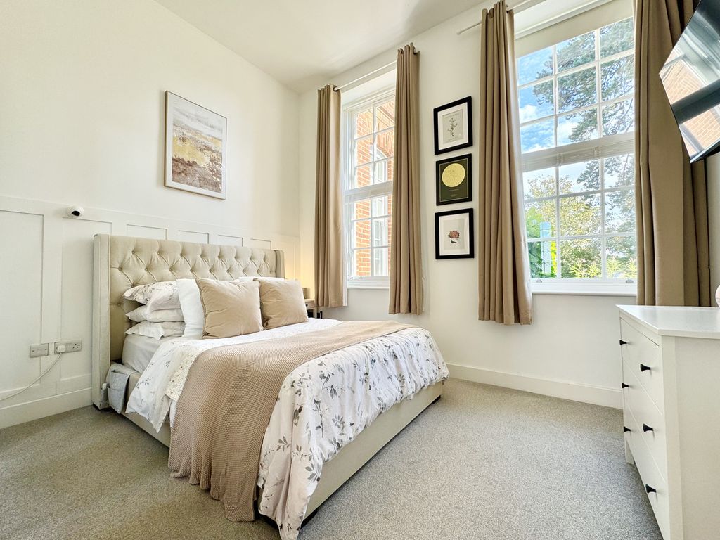 Additional image 11 of 2 bed flat for saleWhitecroft Park, Newport PO30