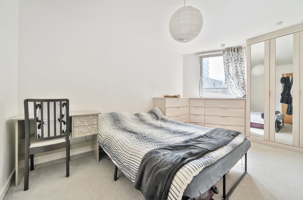 Additional image 6 of 2 bed flat for saleCross Street, Portsmouth PO1